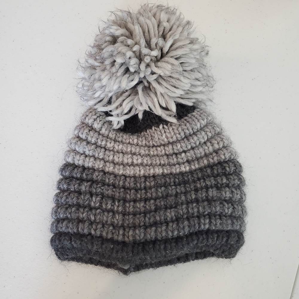Nardi & Tagliaferri‎ Beanie Poof Pompom Ombre Gray Acrylic Wool Alpaca toques